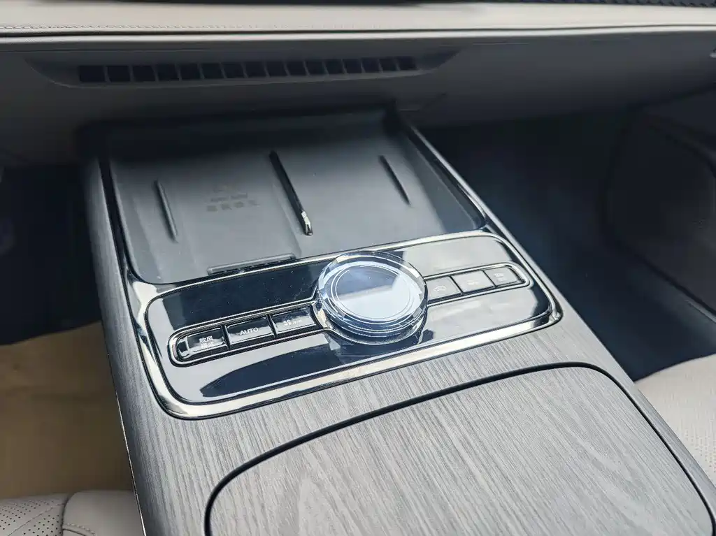 Geely Galaxy Xingyao 8 2025 130km EM-P Starship Edition