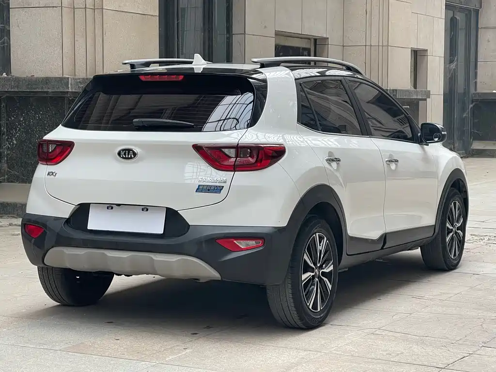 Kia Stonic 2021 1.4L CVT Sunroof