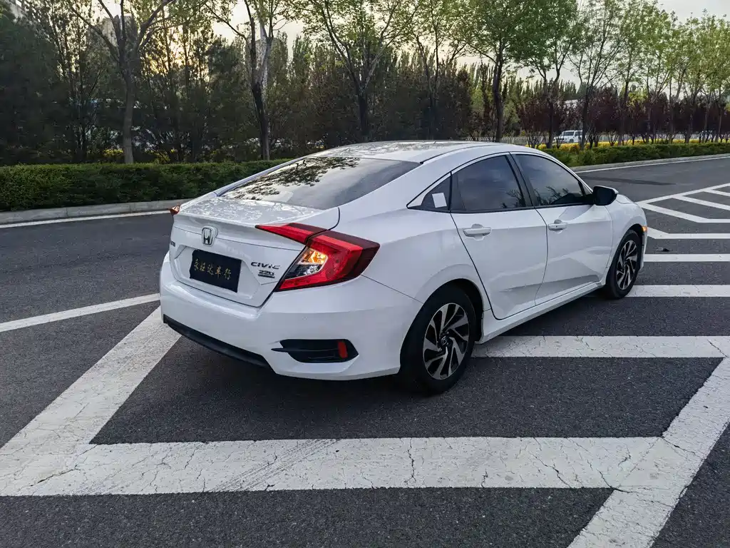 Civic 2016 220TURBO CVT Luxury Edition