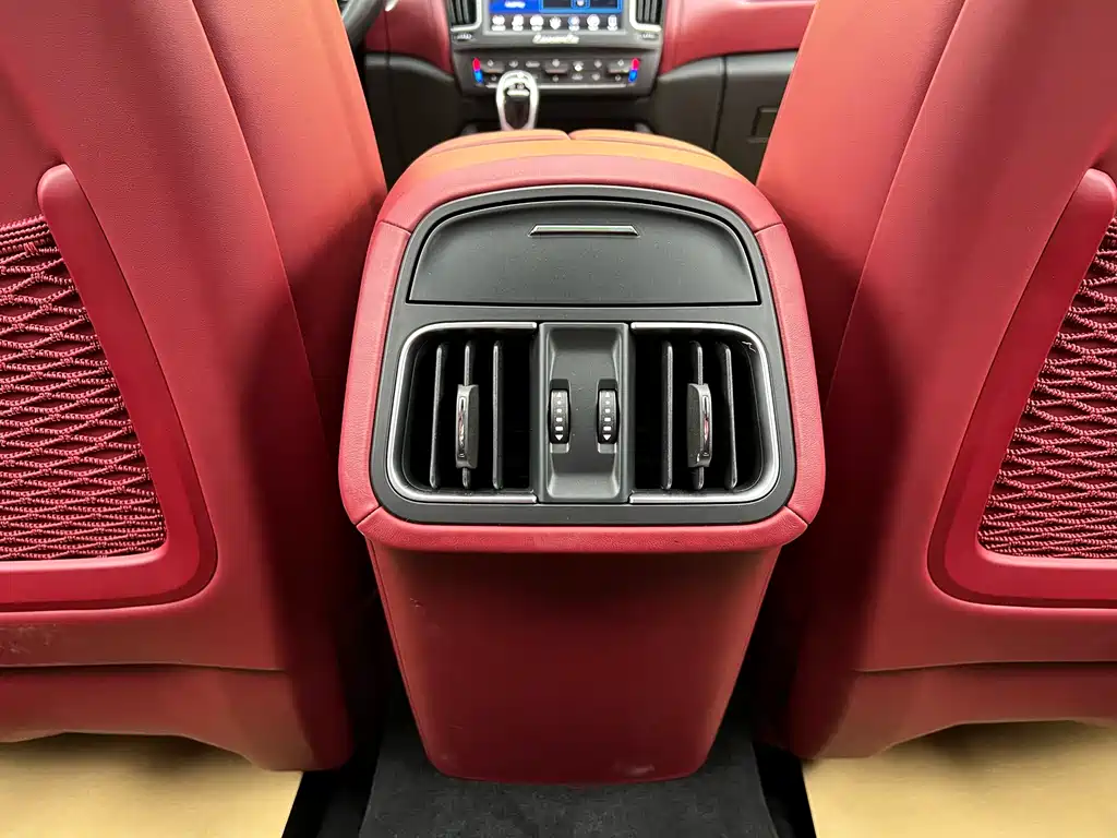 Maserati Levante 2018 3.0T Standard Edition