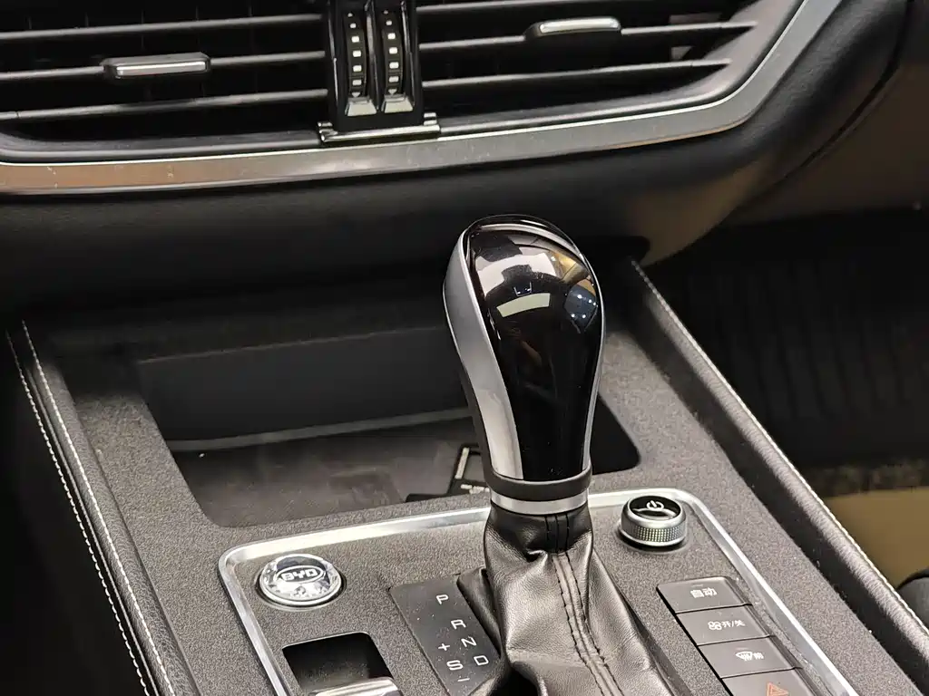 BYD Tang 2019 2.0T Automatic Intelligent Connected Zunyue Edition 7-Seater China VI