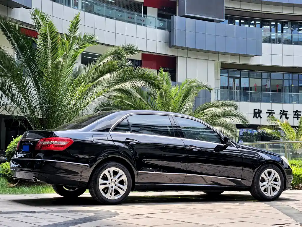 Mercedes-Benz E-Class 2011 E 300 L Fashion Luxury Edition