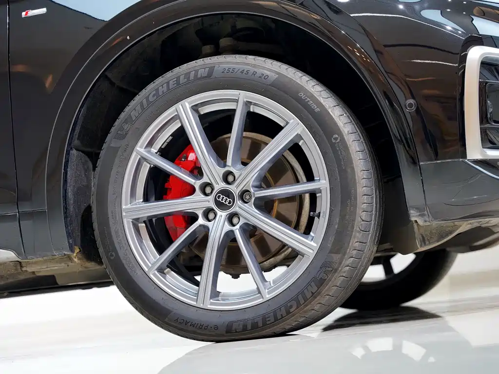 Audi Q5L 2022 Facelift 40 TFSI Luxury Dynamic Edition