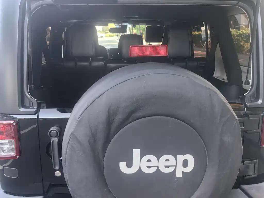 Jeep Wrangler 2017 3.0L Sahara 4-Door Comfort Edition