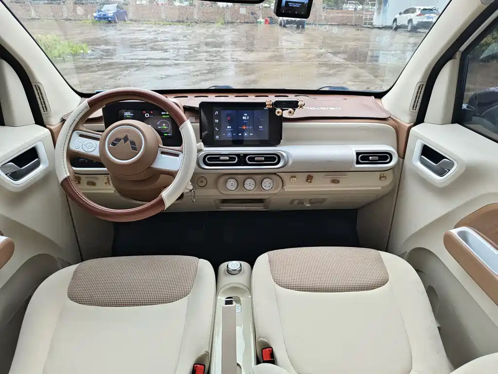 Hongguang MINIEV 2024 Third Generation 215km Advanced Edition
