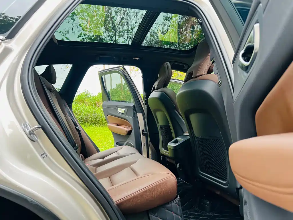 Volvo XC60 2025 B5 AWD Intelligent Comfort Luxury Edition