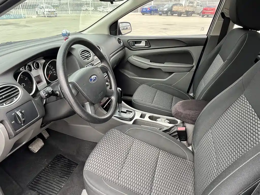Ford Focus 2013 Hatchback Classic 1.8L Automatic Million Commemorative Edition