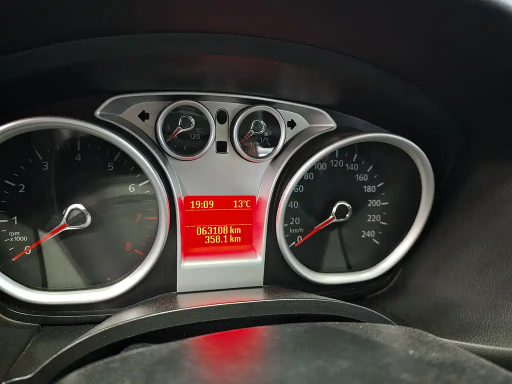 Ford Focus 2013 Hatchback Classic 1.8L Automatic Million Commemorative Edition