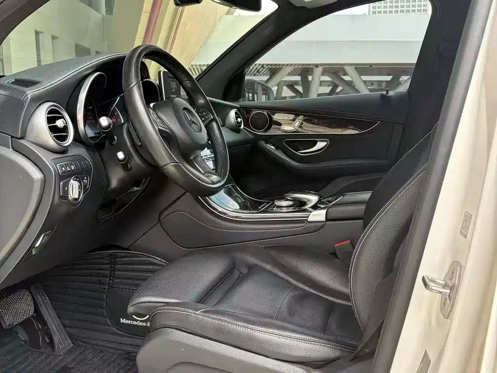 Mercedes-Benz GLC 2017 GLC 260 4MATIC Luxury