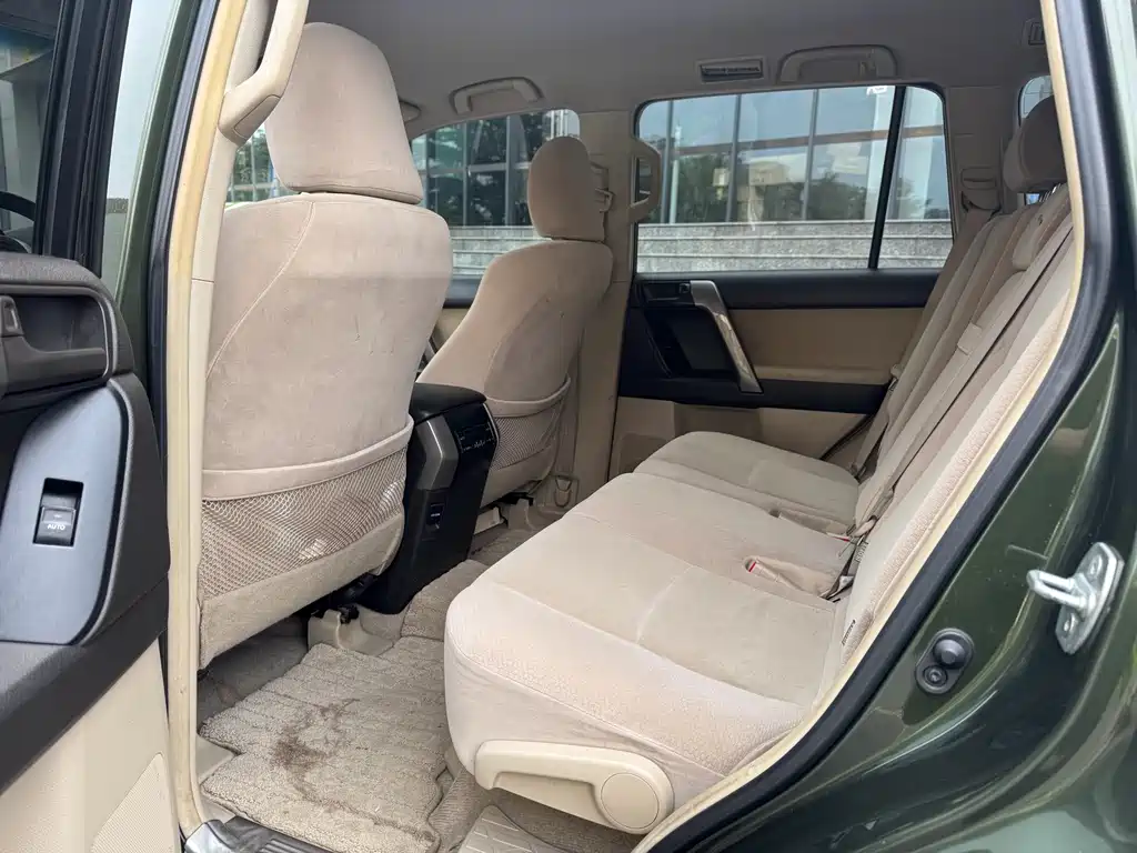 Toyota Prado 2010 2.7L Automatic Luxury Edition