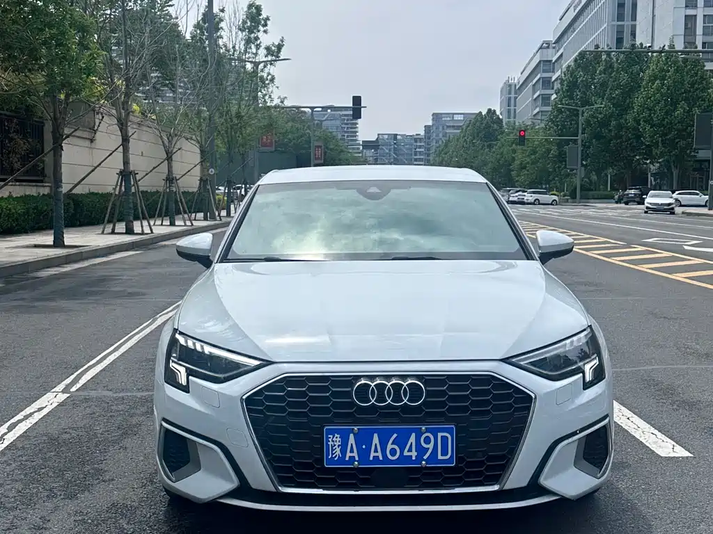 Audi A3 2021 Sportback 35 TFSI Luxury Elegant Edition