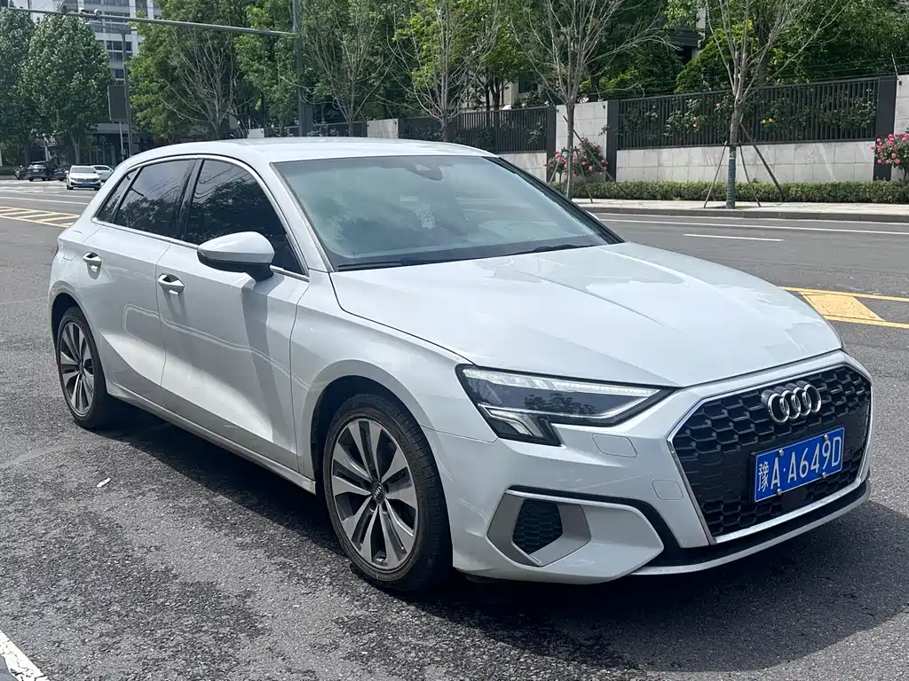 Audi A3 2021 Sportback 35 TFSI Luxury Elegant Edition