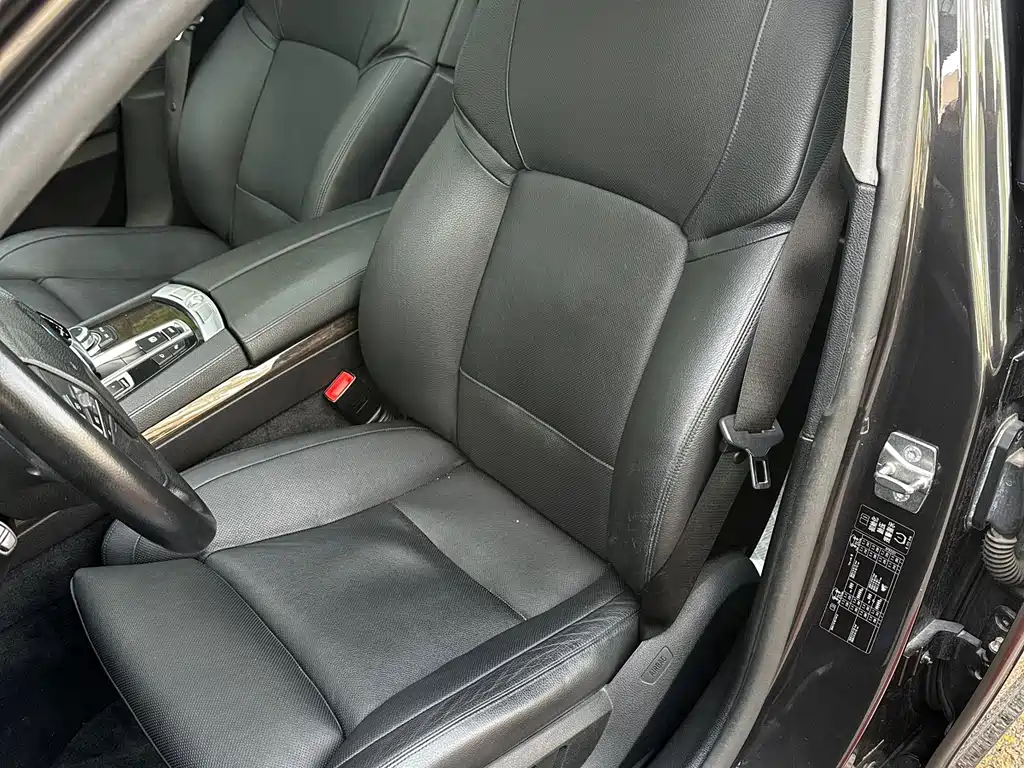 BMW 7 Series 2009 740Li Luxury