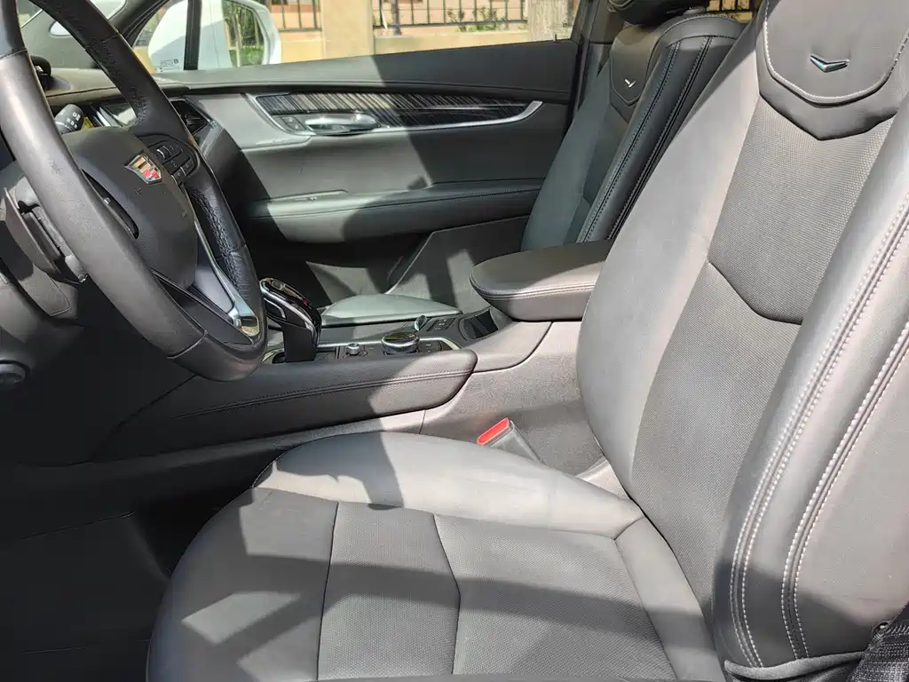 Cadillac XT6 2022 2.0T 7-Seater AWD Luxury
