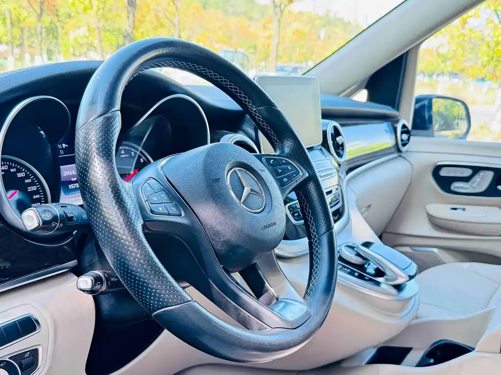 Mercedes-Benz V-Class 2017 V 260 L Exclusive Long Wheelbase