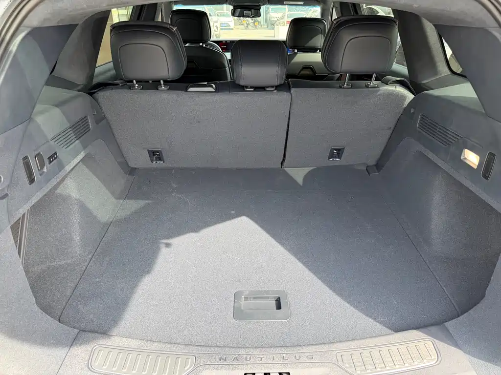 Lincoln Nautilus 2025 2.0T AWD President Hybrid Edition