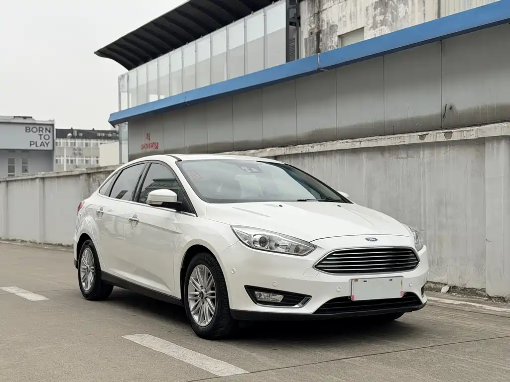 Ford Focus 2017 Sedan EcoBoost 180 Automatic Flagship