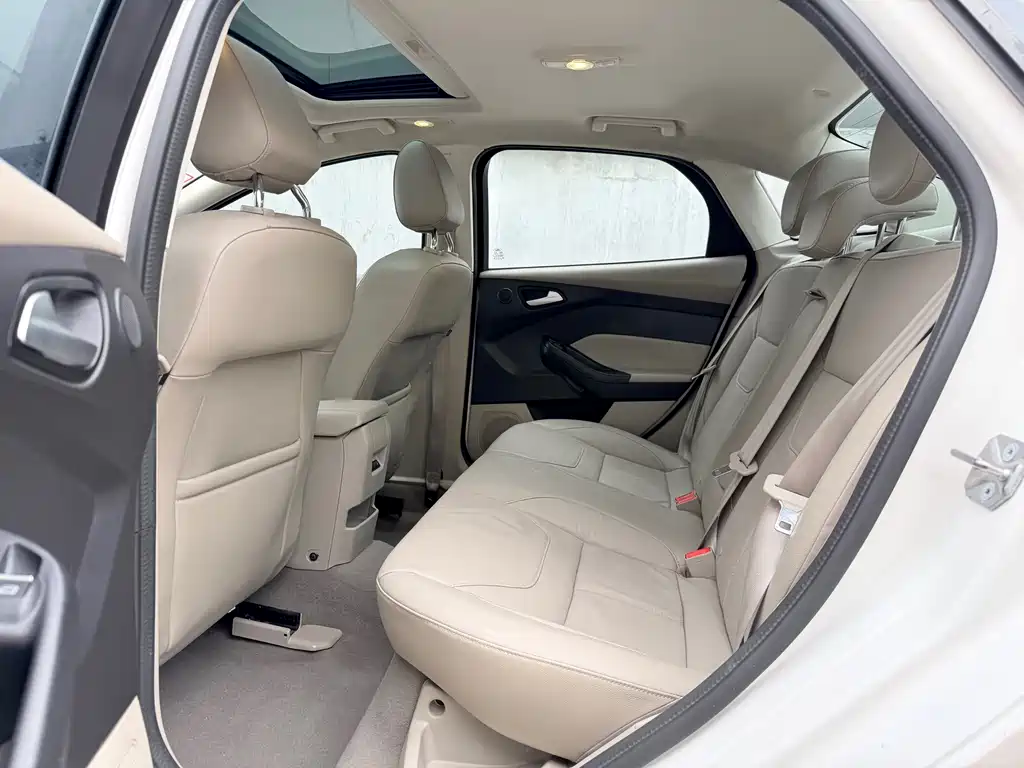 Ford Focus 2017 Sedan EcoBoost 180 Automatic Flagship