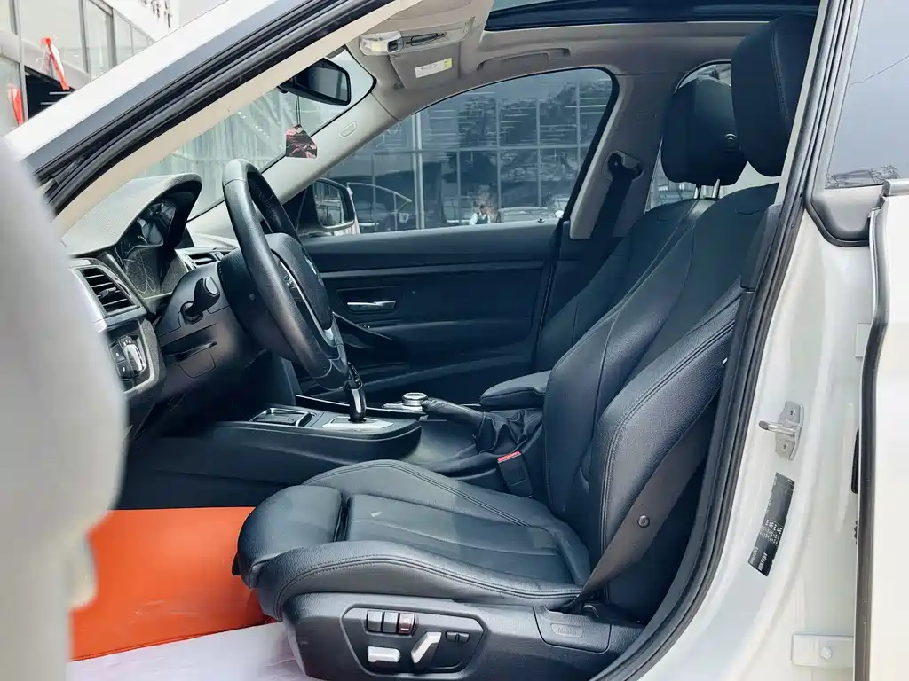 BMW 3 Series GT 2019 320i Fashion Edition