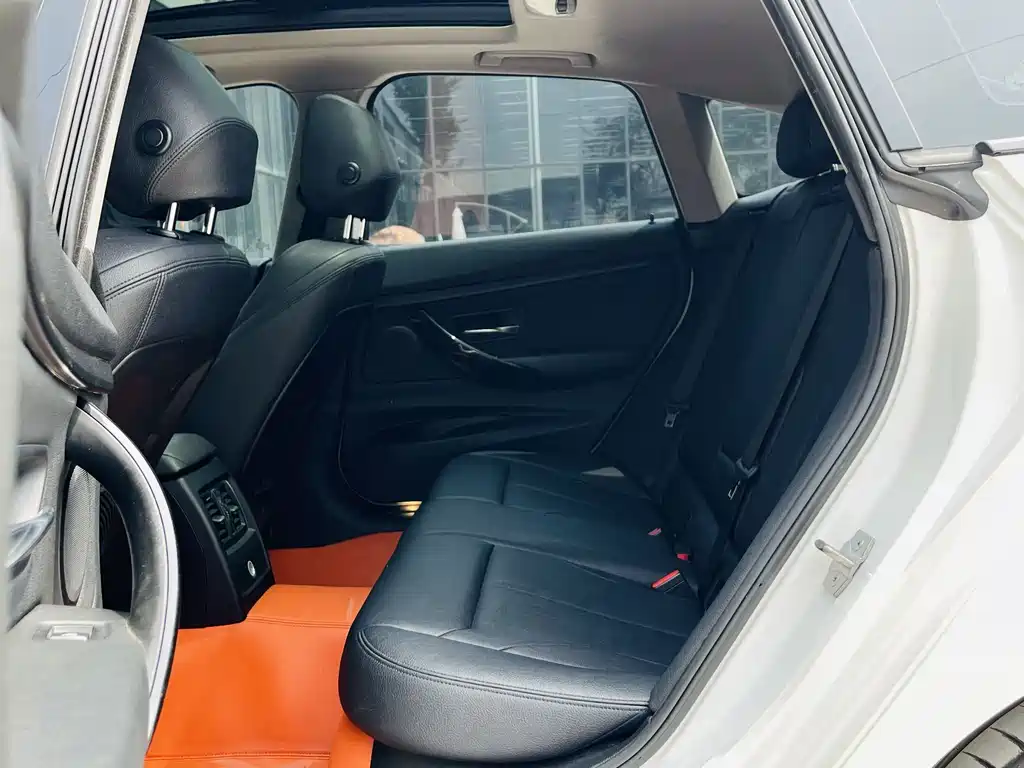 BMW 3 Series GT 2019 320i Fashion Edition