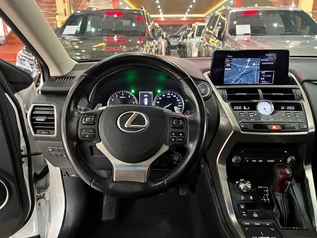 Lexus NX 300 AWD F Sport 2017