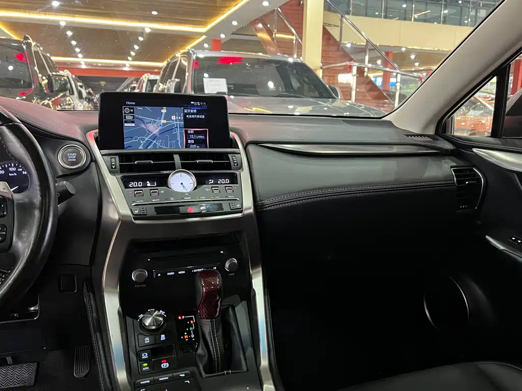 Lexus NX 300 AWD F Sport 2017