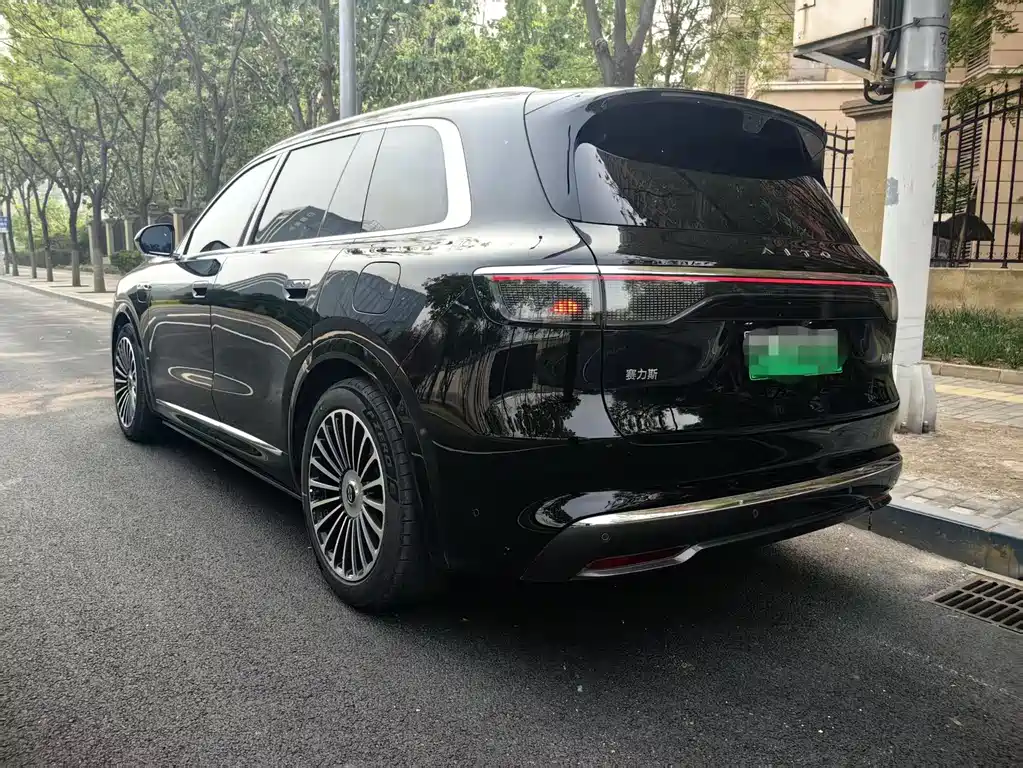 AITO M8 2025 EREV Ultra 53.4kWh 6-Seater 192-Line LiDAR