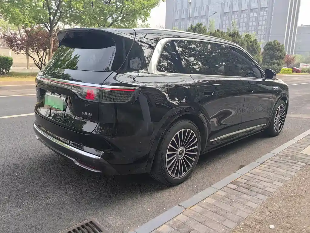 AITO M8 2025 EREV Ultra 53.4kWh 6-Seater 192-Line LiDAR
