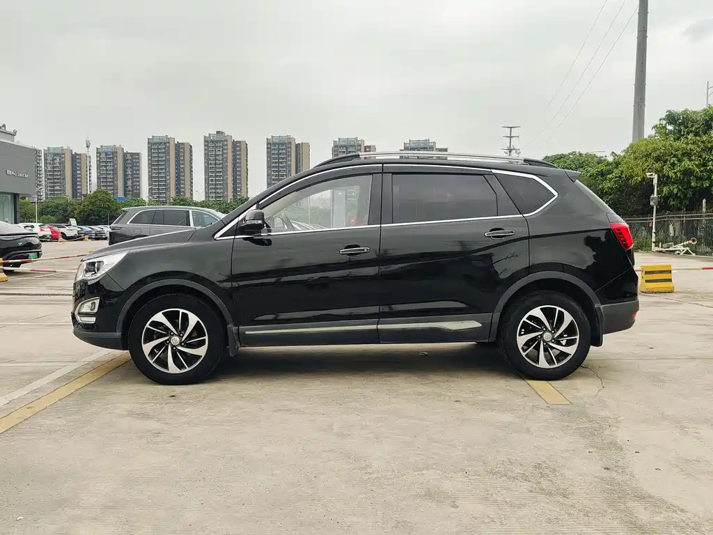 Baojun 560 2016 1.5T Manual Luxury