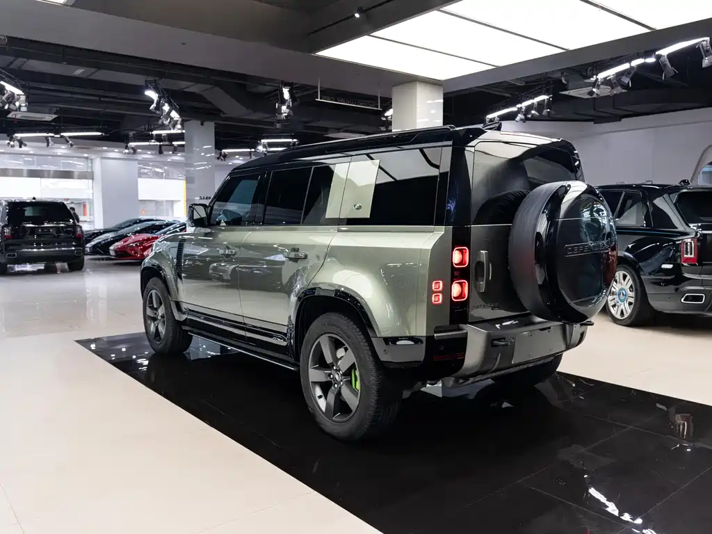 Land Rover Defender 2023 110 3.0T P400 X-DYNAMIC HSE