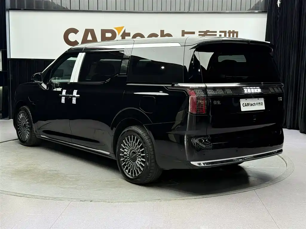 Zeekr 009 2024 Executive 6-Seater AWD 108kWh