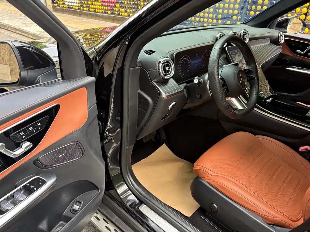 Mercedes-Benz GLC 260 L 4MATIC Luxury 7-Seater (2023 Facelift)