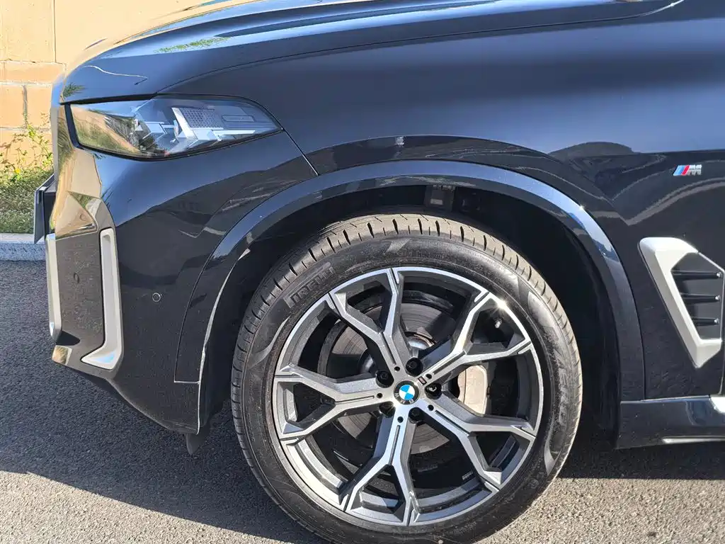 BMW X5 2023 xDrive 30Li Premium M Sport Package