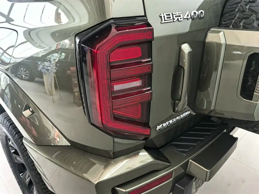 Tank 400 Hi4-T Off-Road Edition 2024