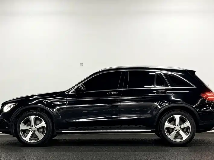 Mercedes-Benz GLC 260 4MATIC Luxury 2016
