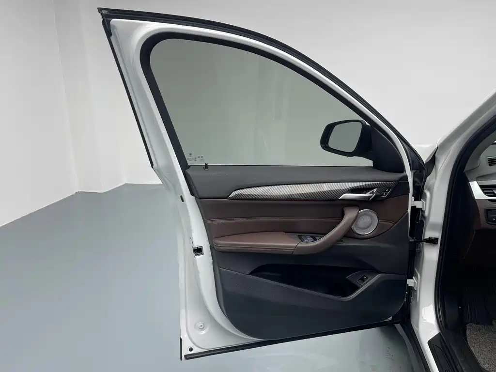 BMW X1 2021 sDrive25Li Leading Edition