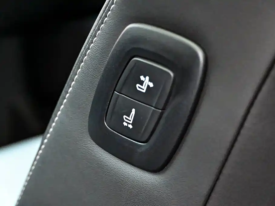 Camry 2024 2.0G Premium Edition
