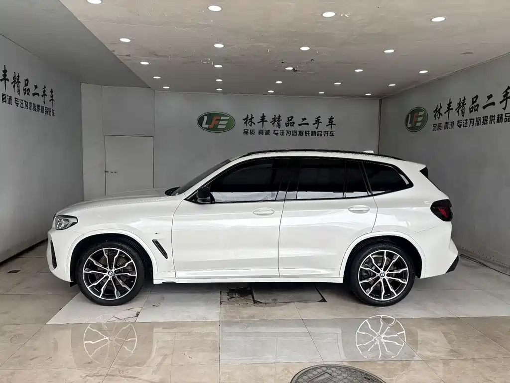 BMW X3 2022 xDrive30i Leading Edition M Night Shadow Package