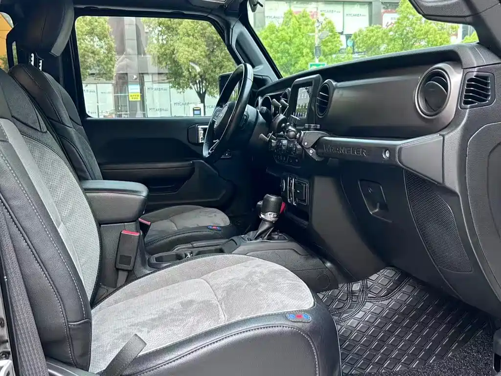Jeep Wrangler 2020 2.0T Canadian Specification
