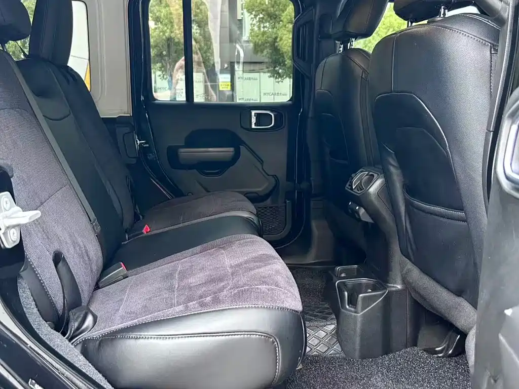 Jeep Wrangler 2020 2.0T Canadian Specification