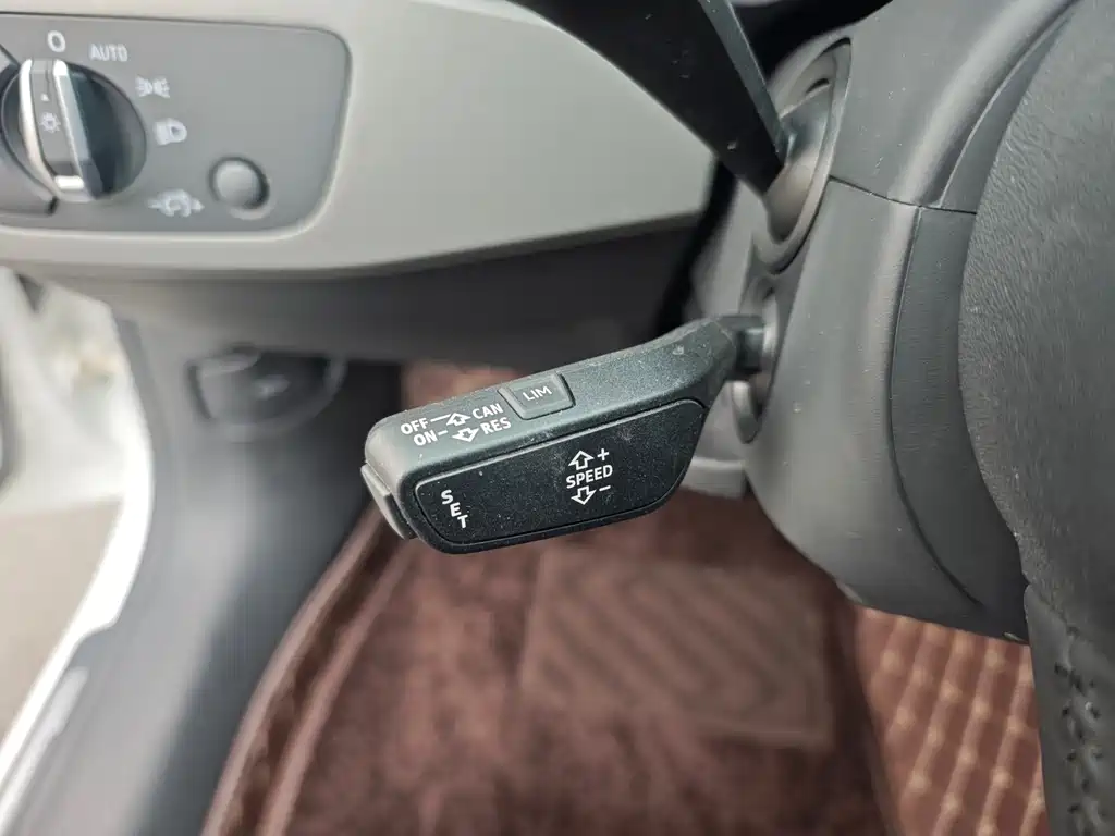 Audi A4L 2019 40 TFSI Entry Edition China VI