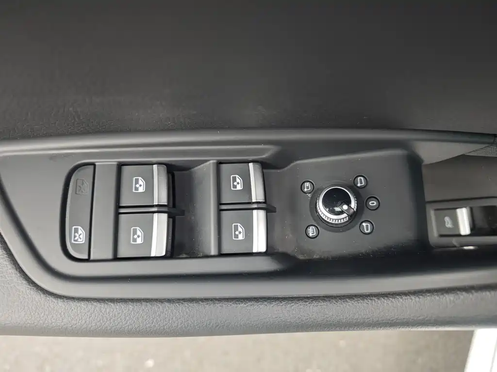Audi A4L 2019 40 TFSI Entry Edition China VI
