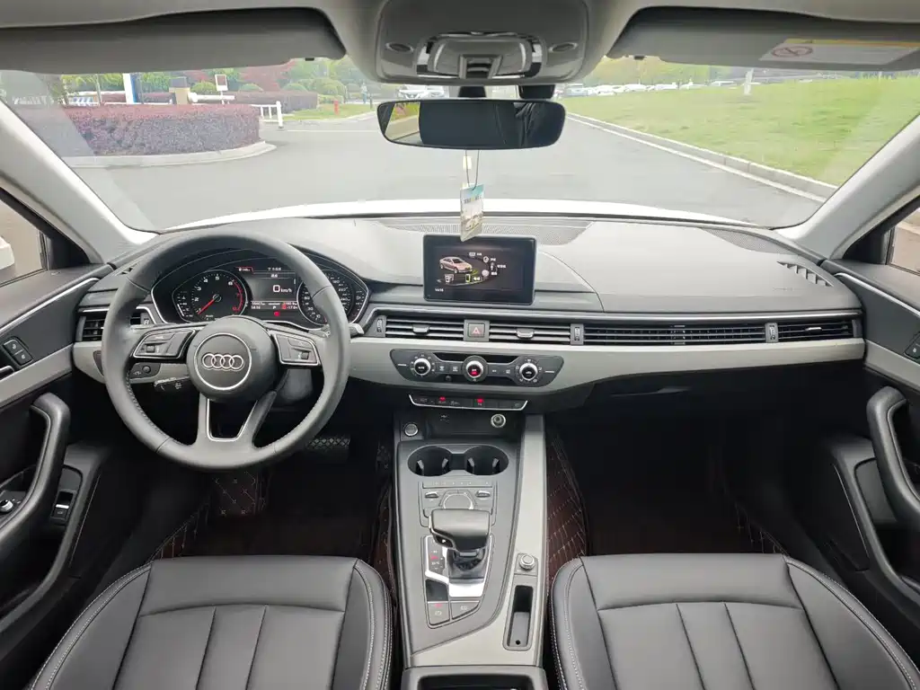 Audi A4L 2019 40 TFSI Entry Edition China VI