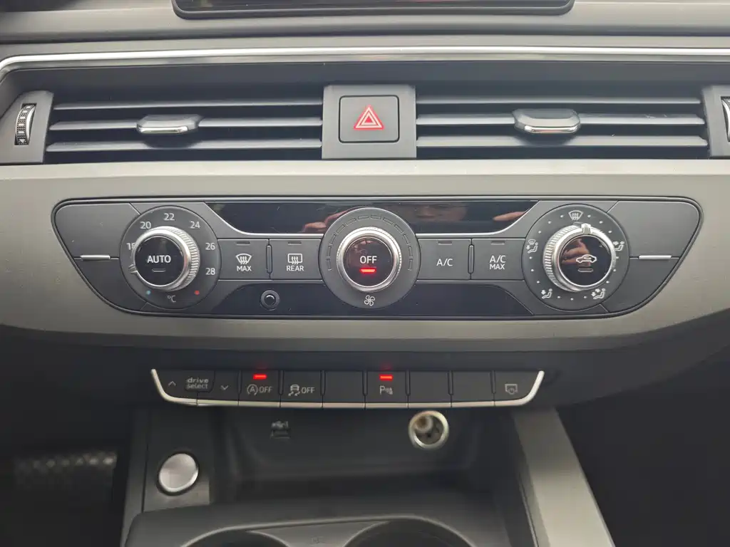 Audi A4L 2019 40 TFSI Entry Edition China VI