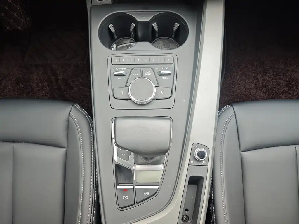 Audi A4L 2019 40 TFSI Entry Edition China VI