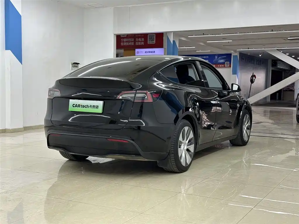 Model Y 2022 Rear-Wheel Drive