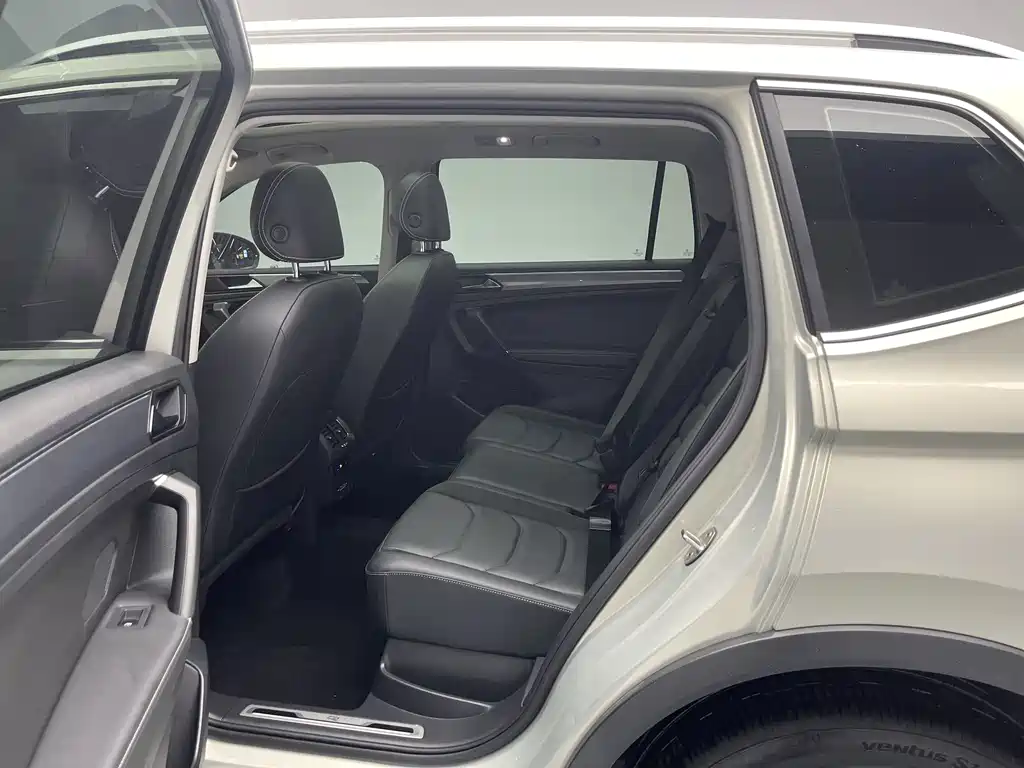 Volkswagen Tiguan L 2021 330TSI Automatic FWD R-Line Yuexiang Edition