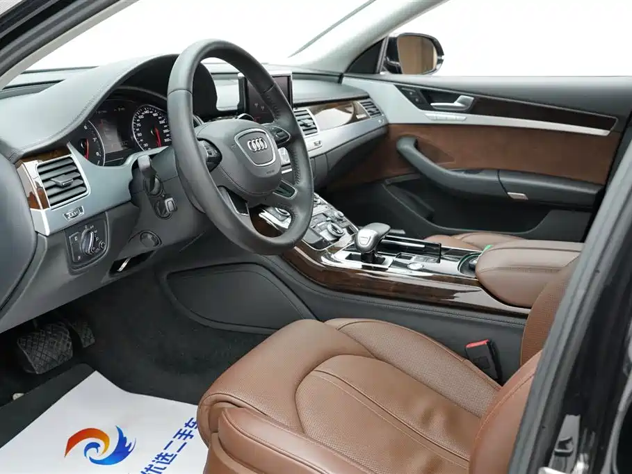 Audi A8L 45 TFSI quattro Luxury 2013