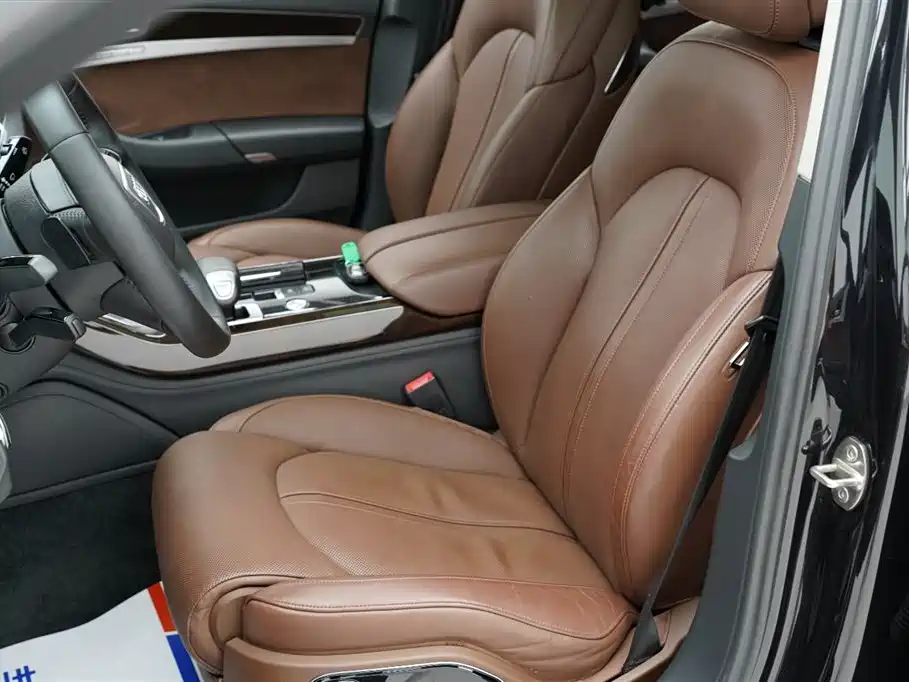 Audi A8L 45 TFSI quattro Luxury 2013