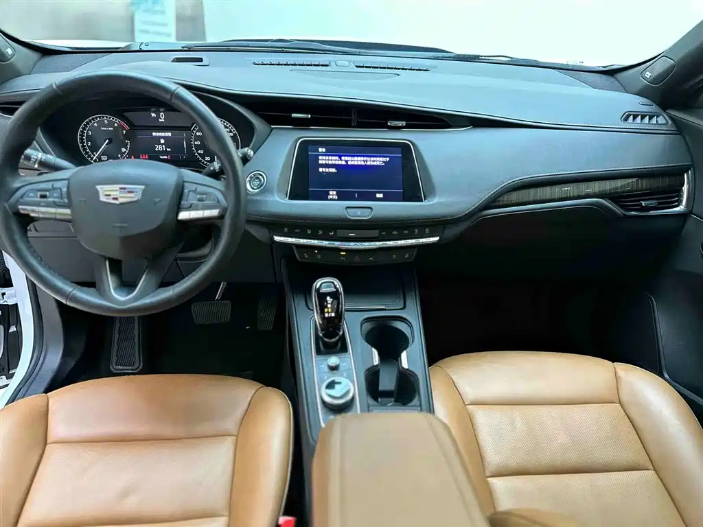 Cadillac XT4 2022 28T FWD Luxury